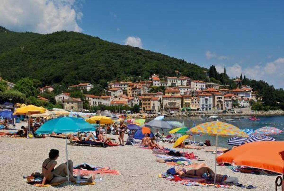 Apartments Near The Beach, With Terraces And Seaview At House B. Moscenicka Draga Bagian luar foto