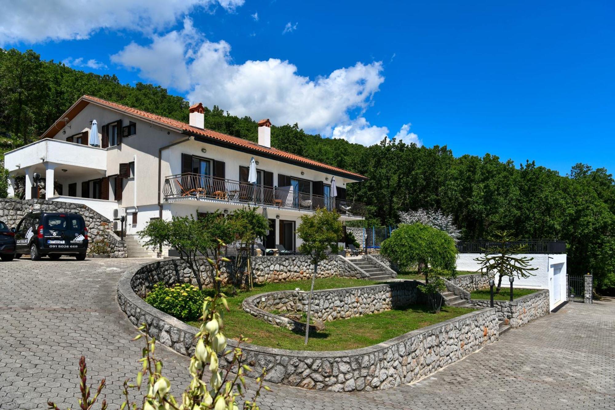Apartments Near The Beach, With Terraces And Seaview At House B. Moscenicka Draga Bagian luar foto